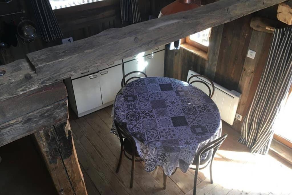 La Cabane De L'Homme Tranquille Le Tretien Exterior foto